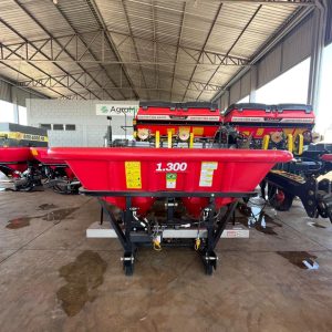 Distribuidor de Semente, Adubo e Ureia São José - Modelo Duplo DSD 1300 M